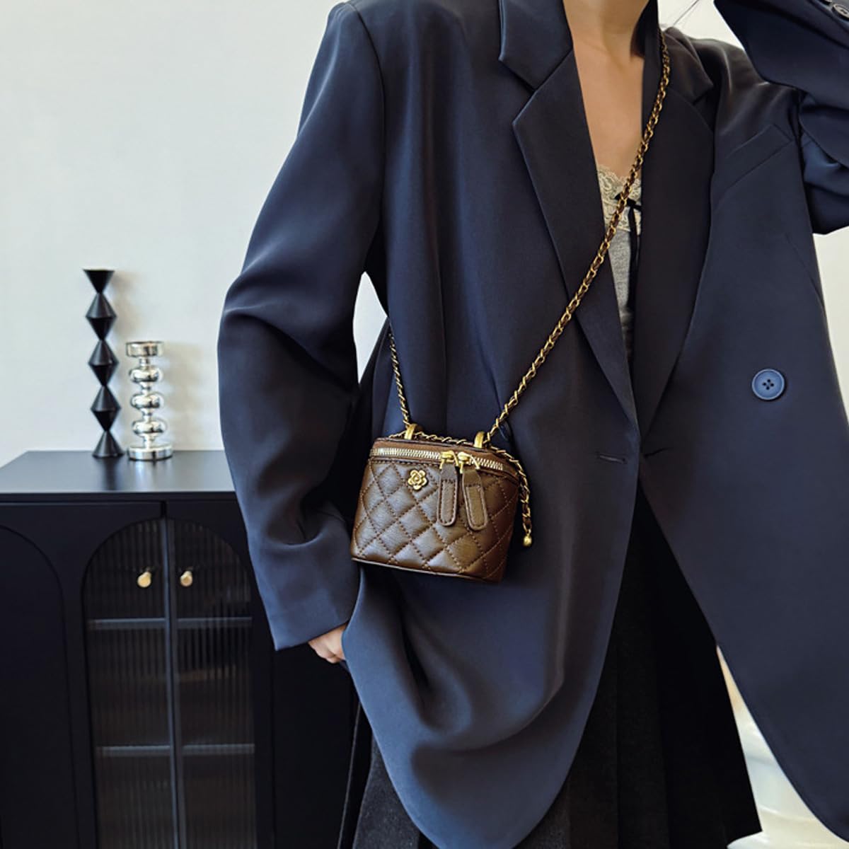 Quilted Leather Crossbody Bag with Chain Strap Y7682