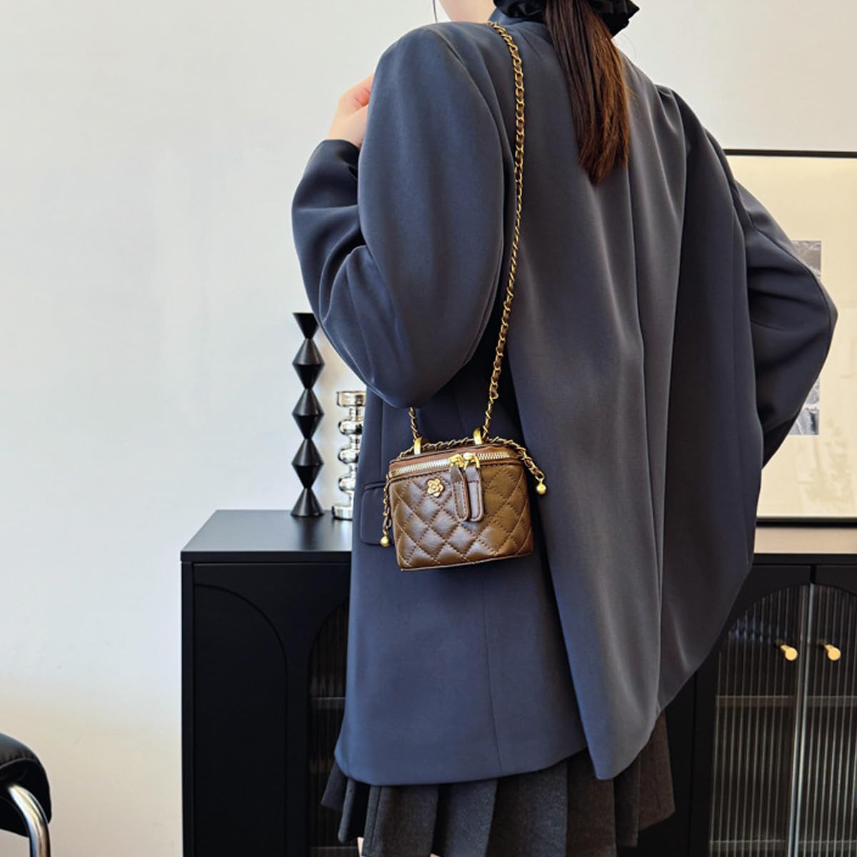 Quilted Leather Crossbody Bag with Chain Strap Y7682