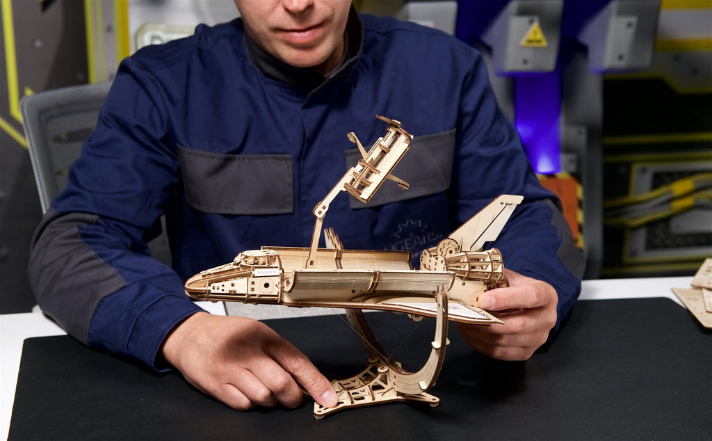 Wooden 3D Puzzle Space Shuttle Model Kit Z61193